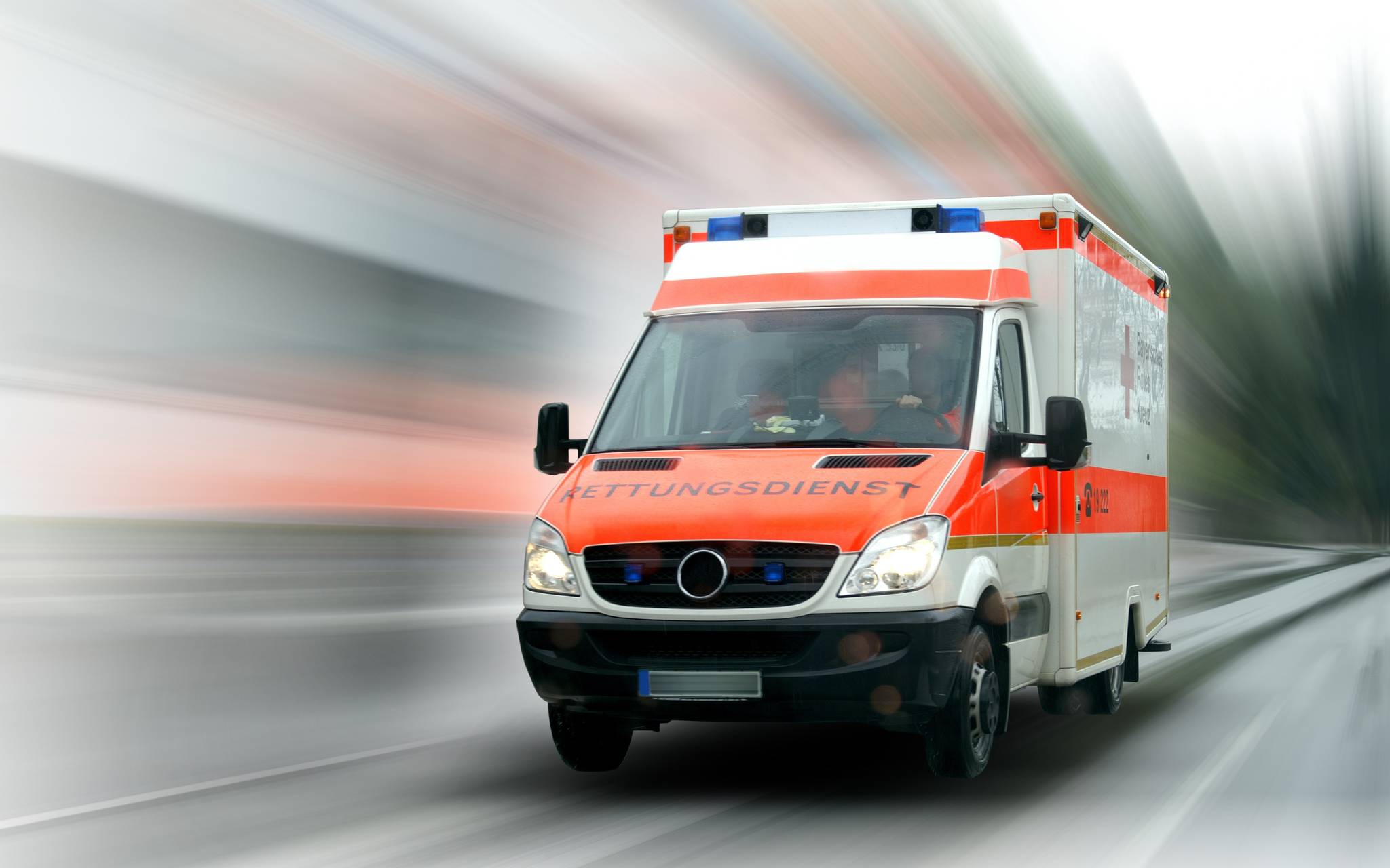 Ohne Helm unterwegs: Pedelecfahrer schwer verletzt