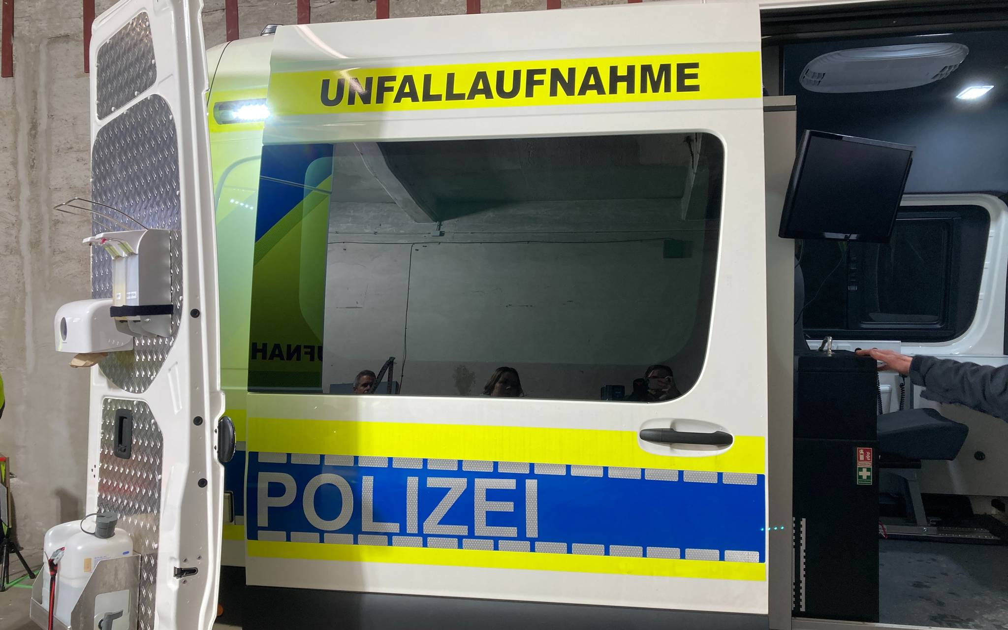 Angetrunkener Mann (55) baut Unfall mit geklautem Auto