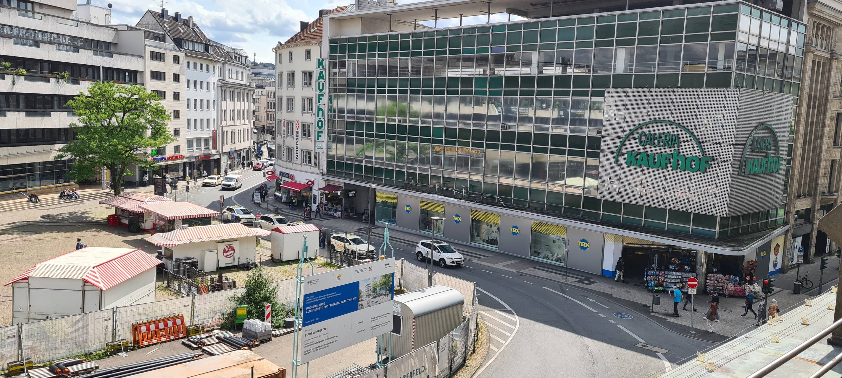 Go von Gremien: Stadt will Kaufhof-Gebäude kaufen
