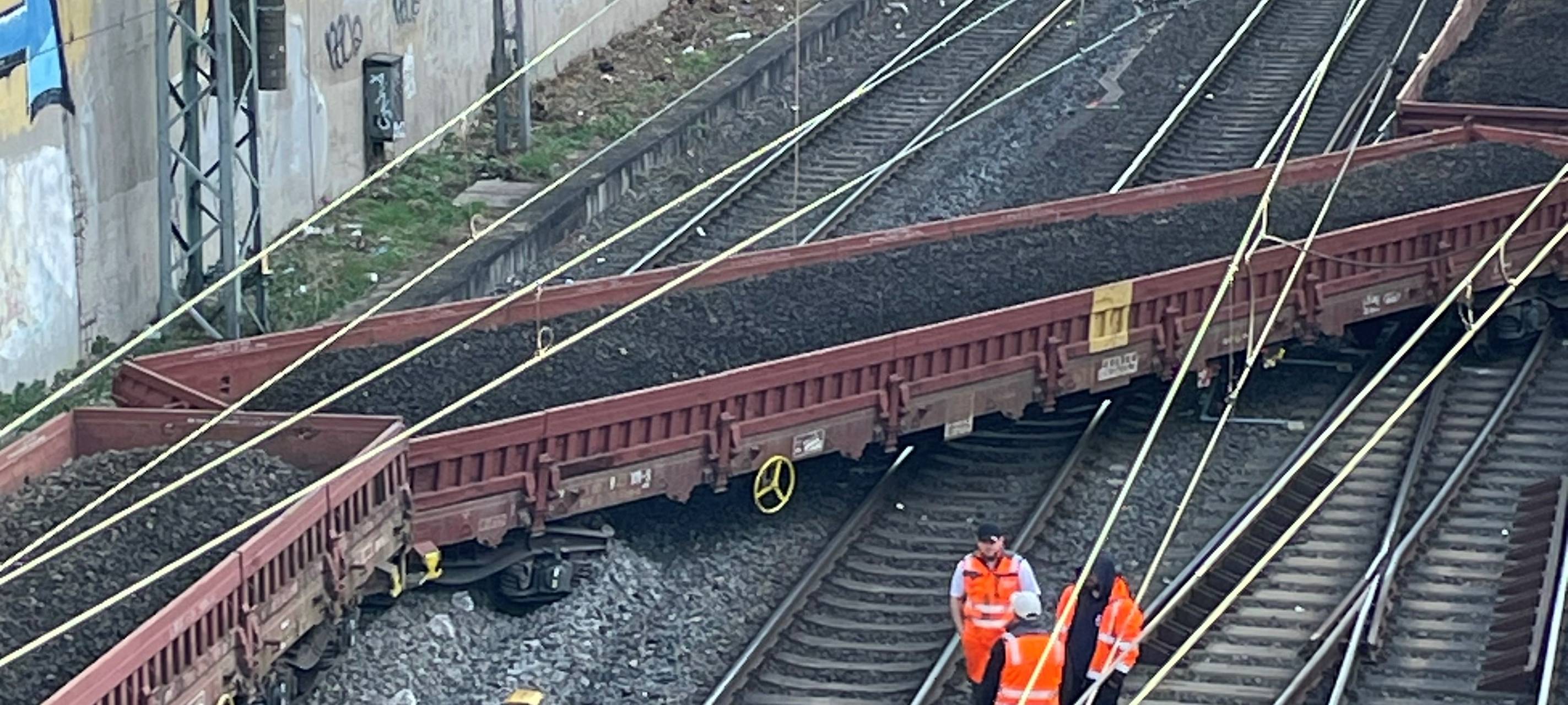 Zug bei Generalsanierung entgleist