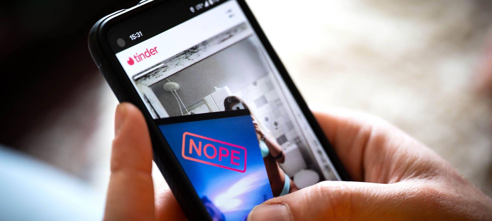 Dating-App Tinder auf einem Smartphone