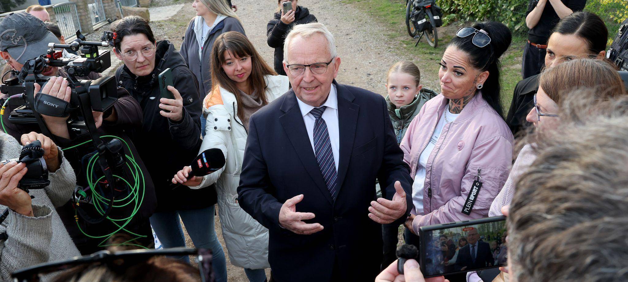 Till Backhaus im Wal-Drama