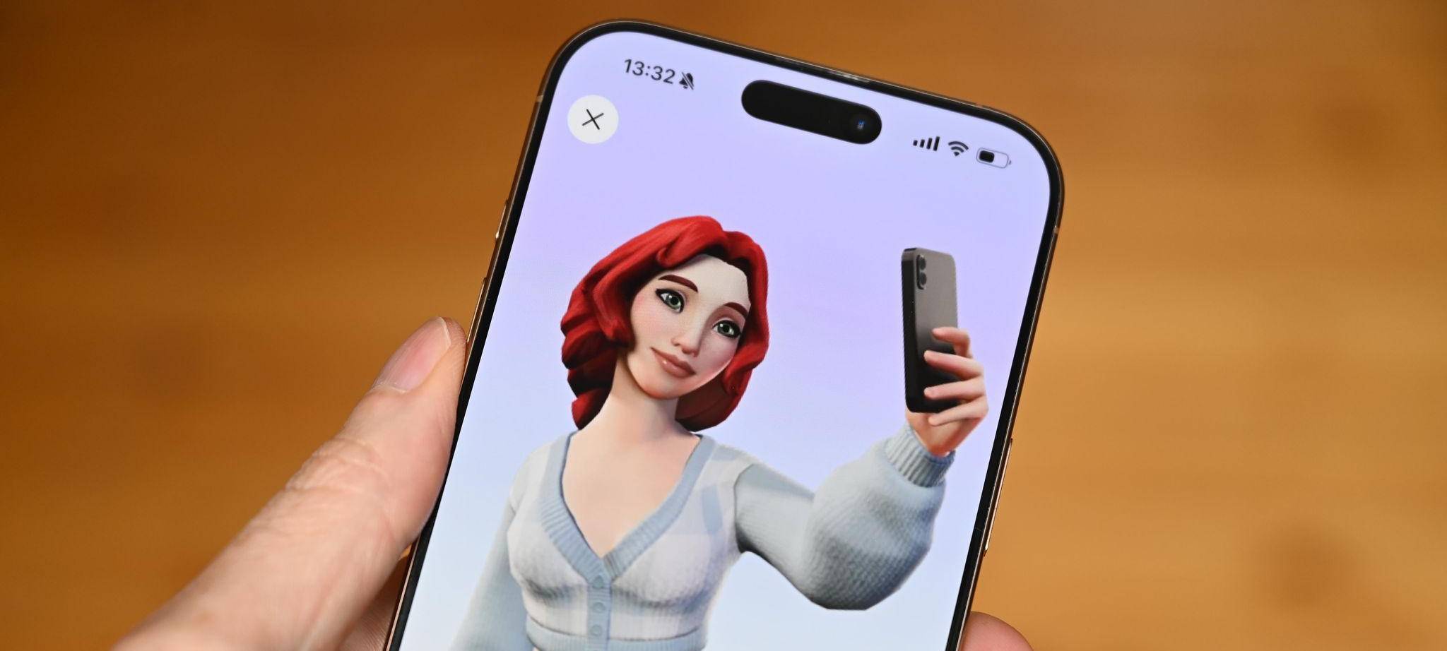 Ein Smartphone mit der Avatar-Funktion im Messenger von Meta