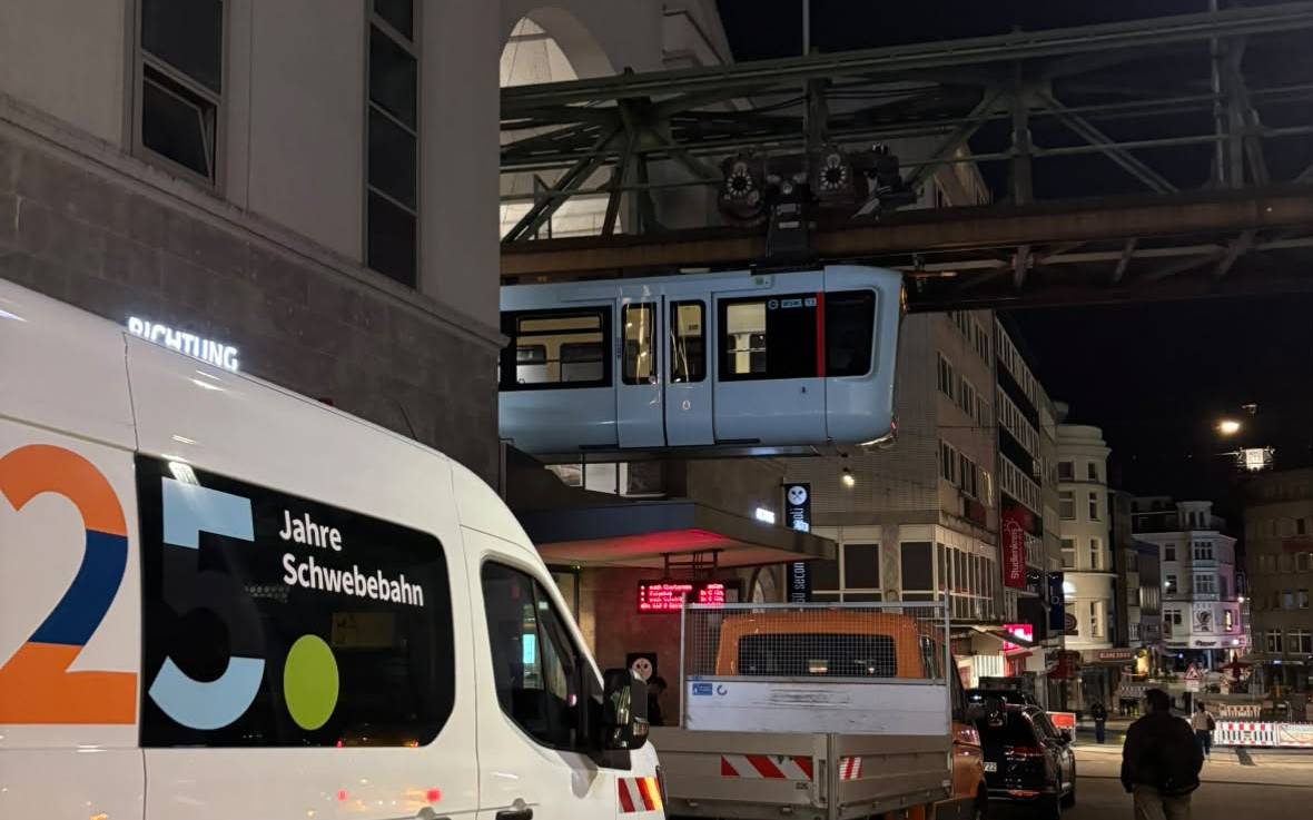 Wuppertal: WSW räumen Fehler nach Schwebebahn-Blockade ein
